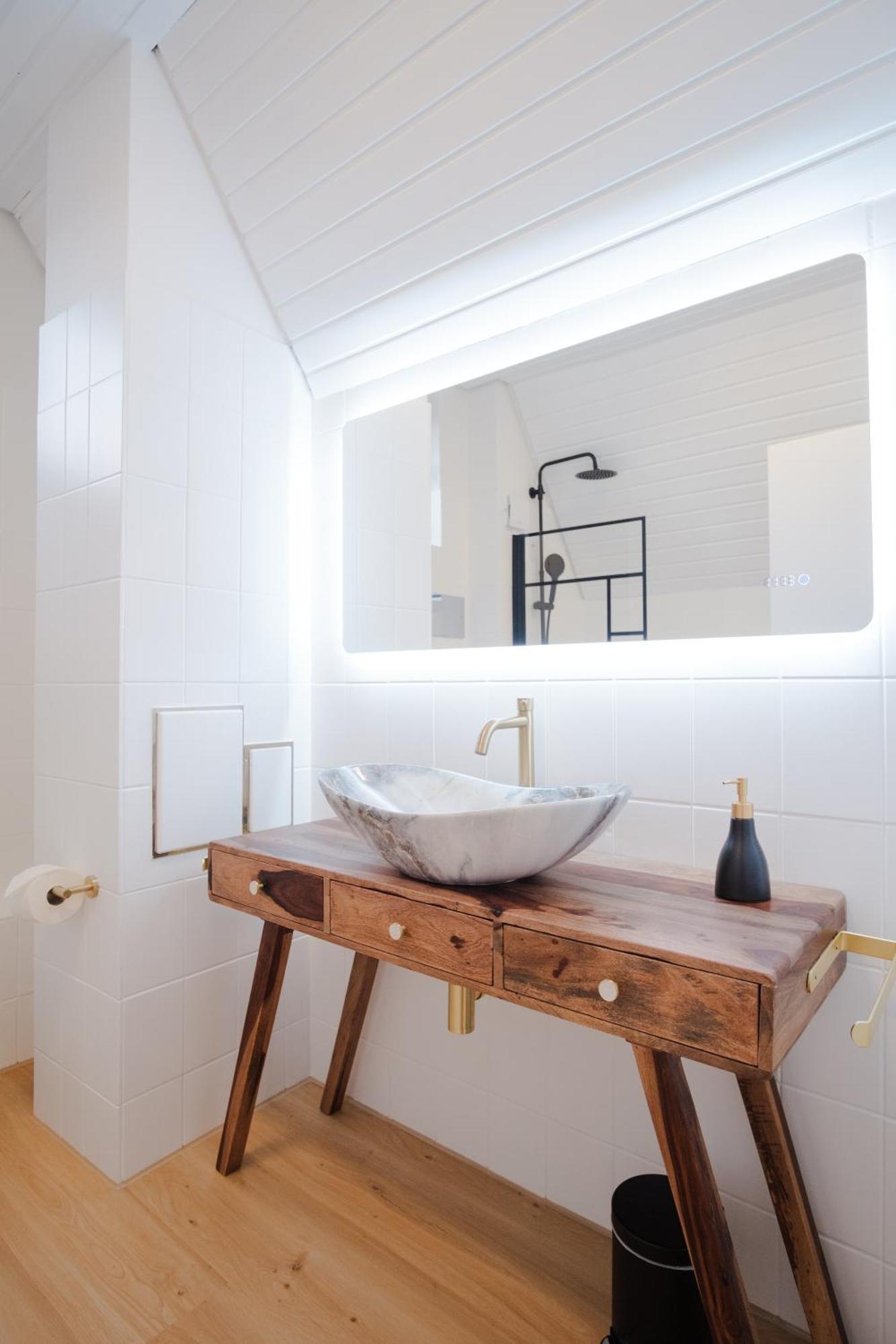 Neu Deluxe Suite Muensterblick, Maisonette, Kingsize Bett, Kueche, Netflix, Aussicht, E-Kamin Bad Sackingen Luaran gambar