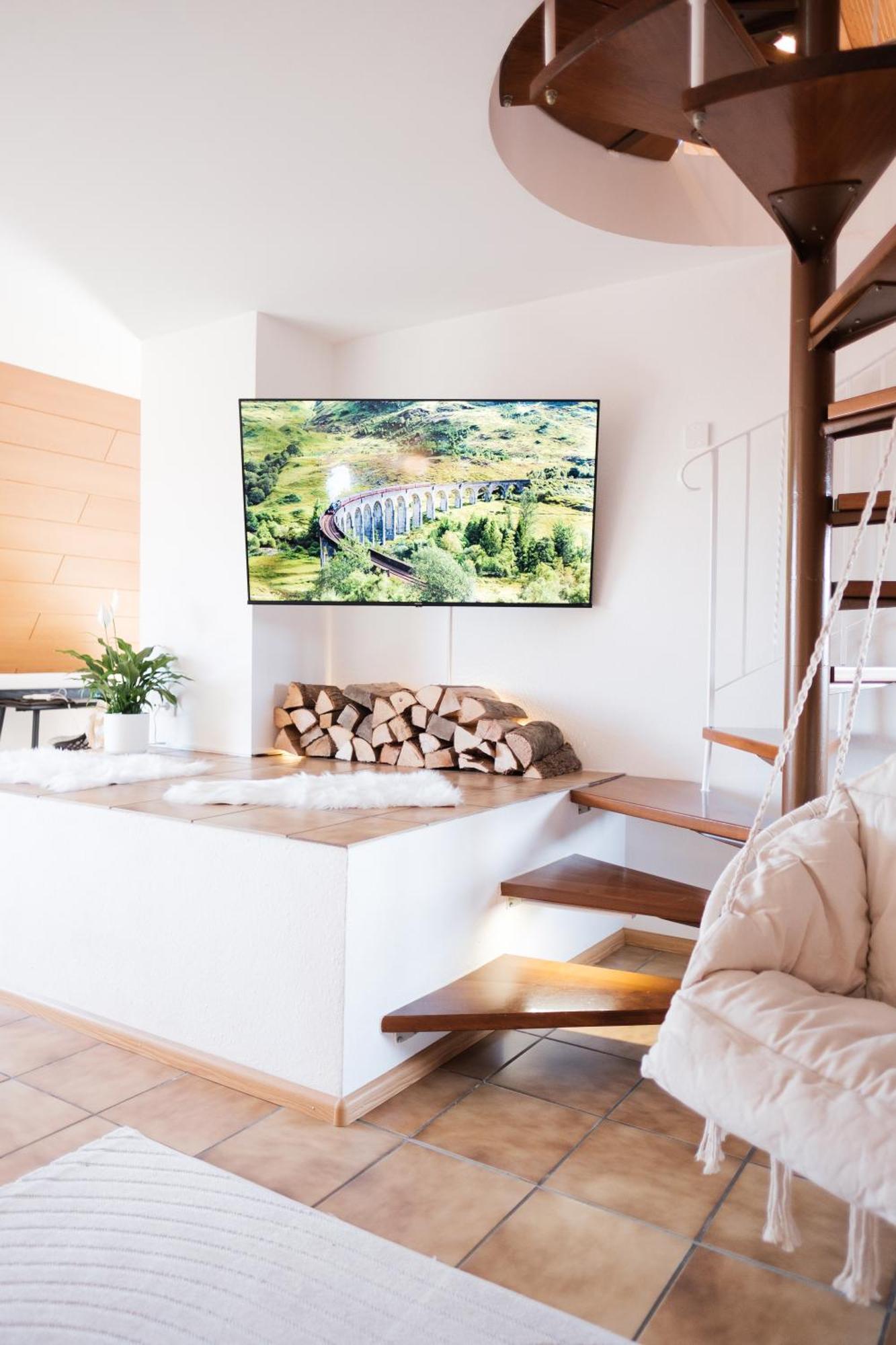 Neu Deluxe Suite Muensterblick, Maisonette, Kingsize Bett, Kueche, Netflix, Aussicht, E-Kamin Bad Sackingen Luaran gambar